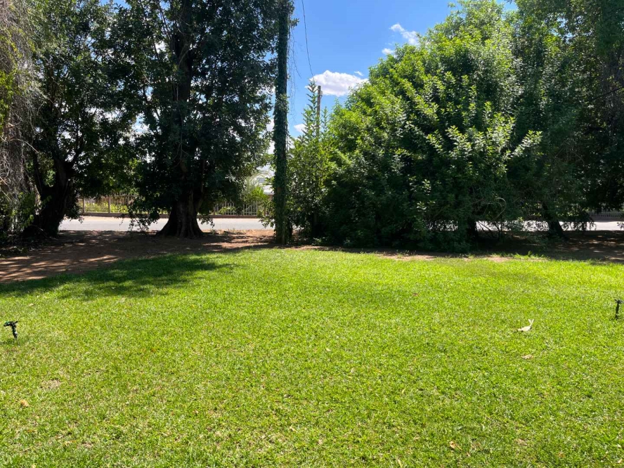 3 Bedroom Property for Sale in Kanoneiland Northern Cape